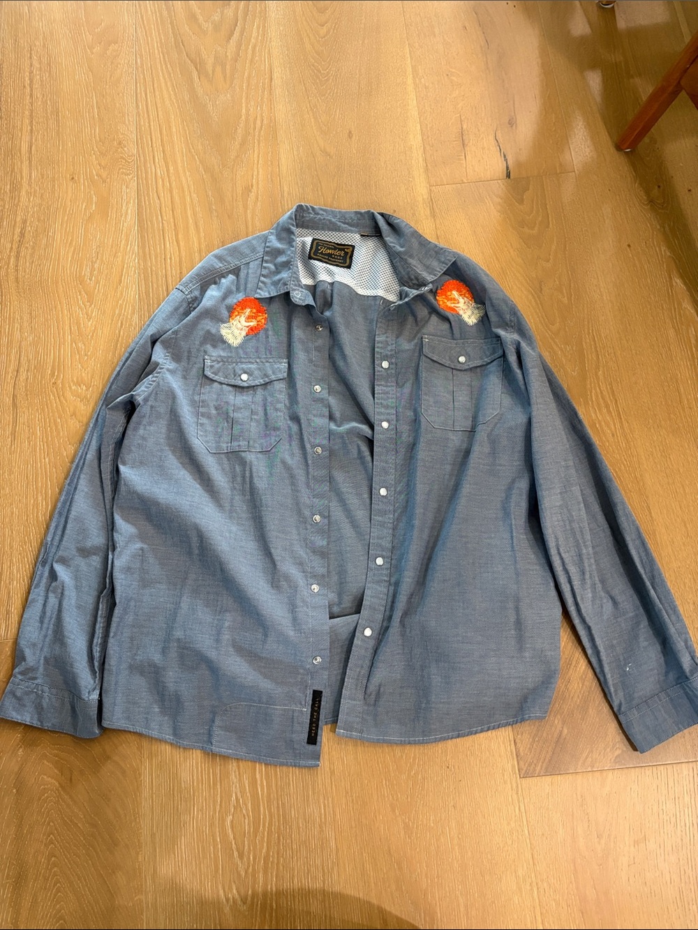 Howler Brothers’ Chambray Button Up with wolf embroidery XL